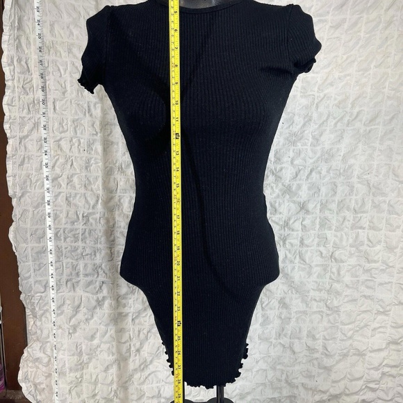 Small - Women's - Liz & Sara - Chic Black Ribbed Bodysuit with Ruffle Trim - Picture 6 of 7